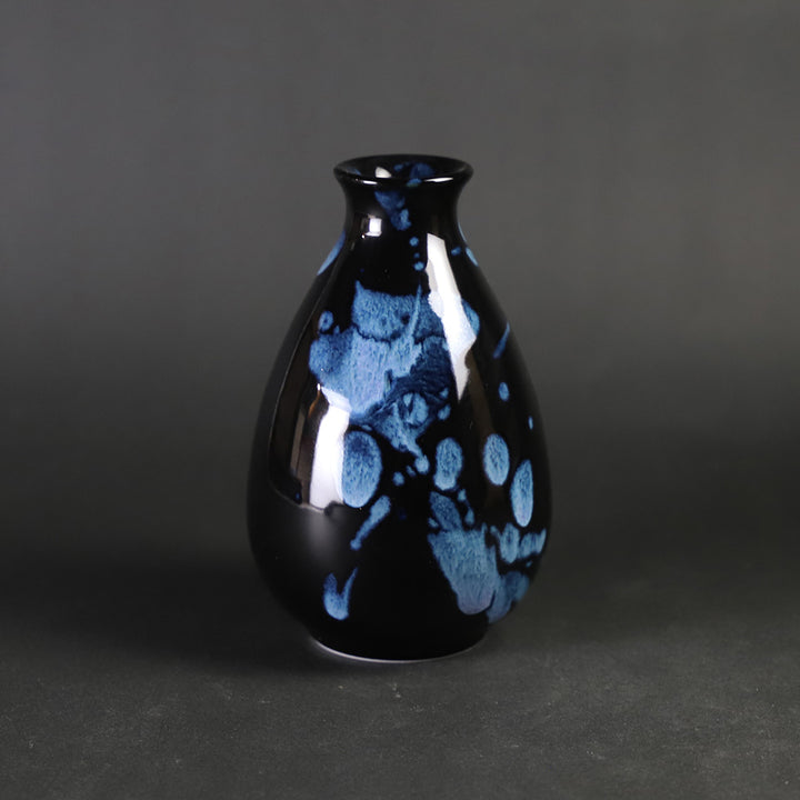井上祐希 作 天目青釉滴徳利 – ギャラリー一番館オンラインショップ