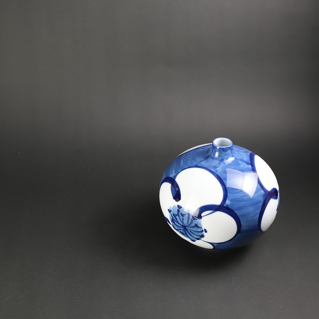 源右衛門窯 染付梅絵花瓶 – ギャラリー一番館オンラインショップ