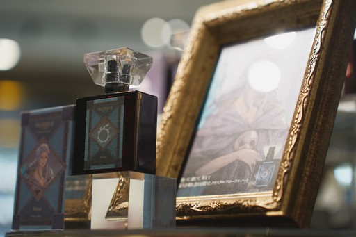 なるほど，これは確かに……彼の香りだ。「FFXIV」×「primaniacs