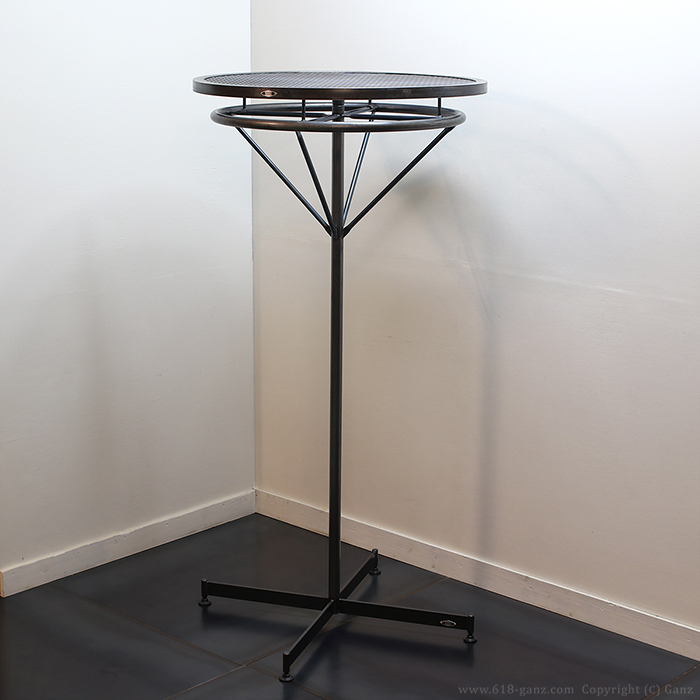 サークルハンガーラックの魅力についてアンティークと比較【アパレル什器】