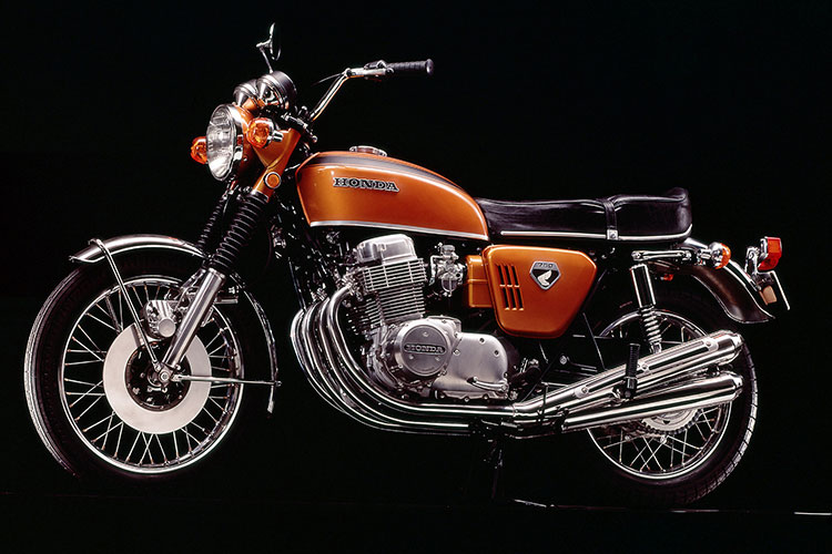 CB750Fourは世界を驚愕させた性能と大きさでナナハンブームを起こした