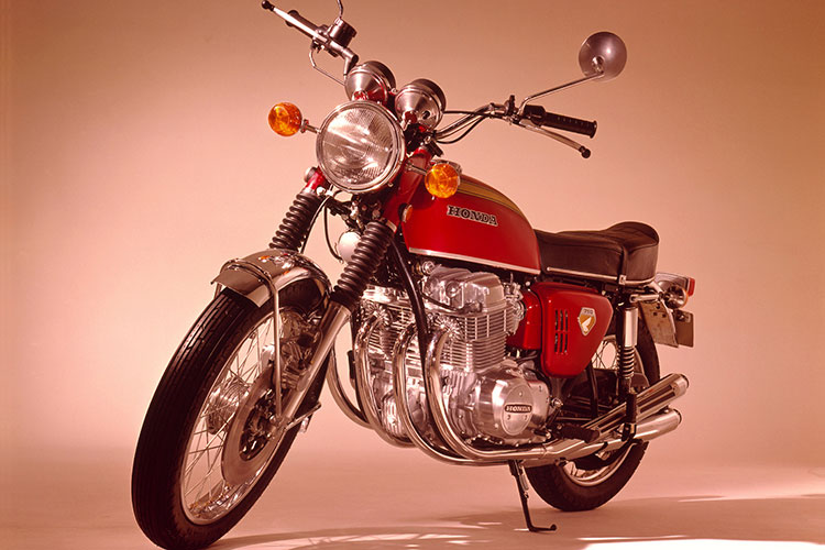 CB750Fourは世界を驚愕させた性能と大きさでナナハンブームを起こした