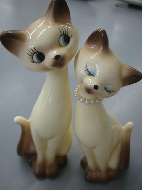 昭和レトロ シャム猫ペア ￥858税込 ベティ置物 ￥1.078税込リユース