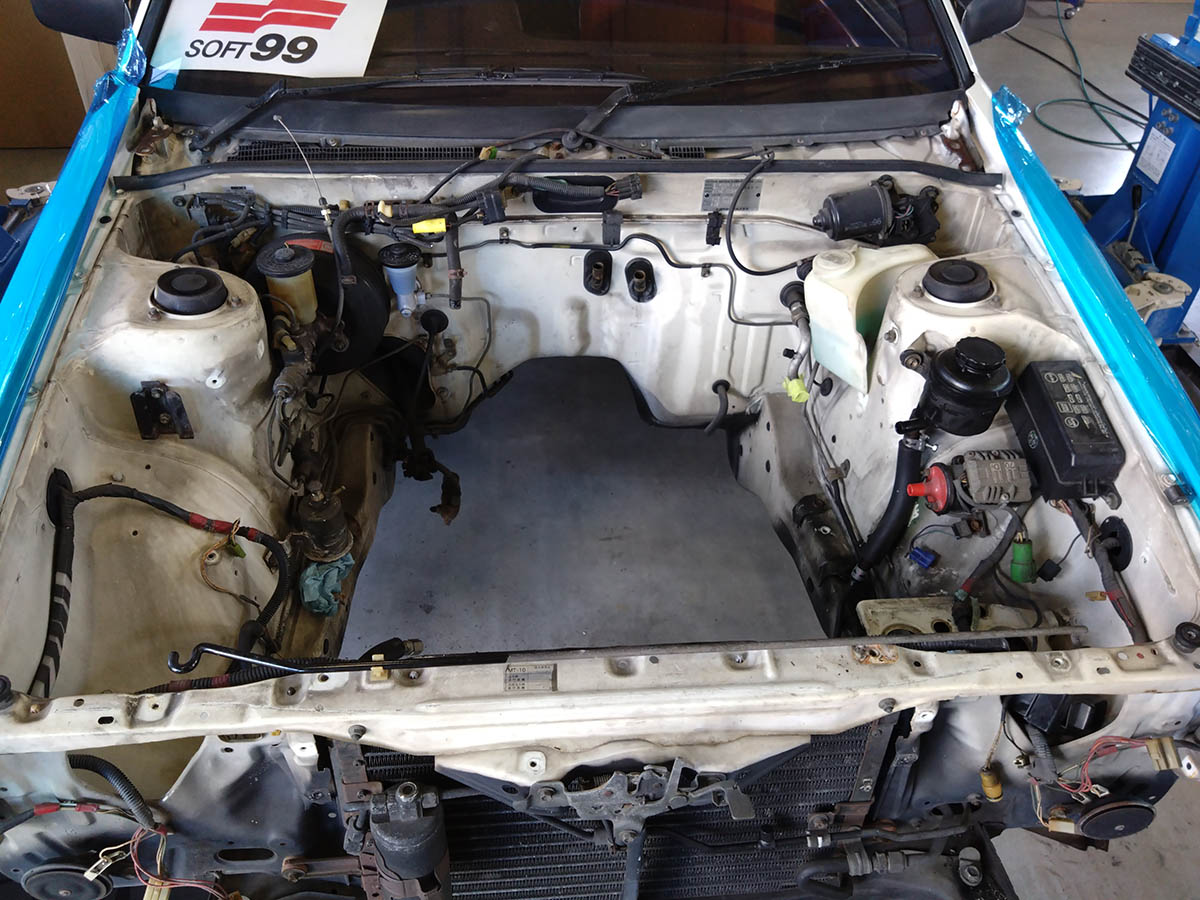 エンジンルームからエンジンを降ろす｜AE86 1984 再生プロジェクト