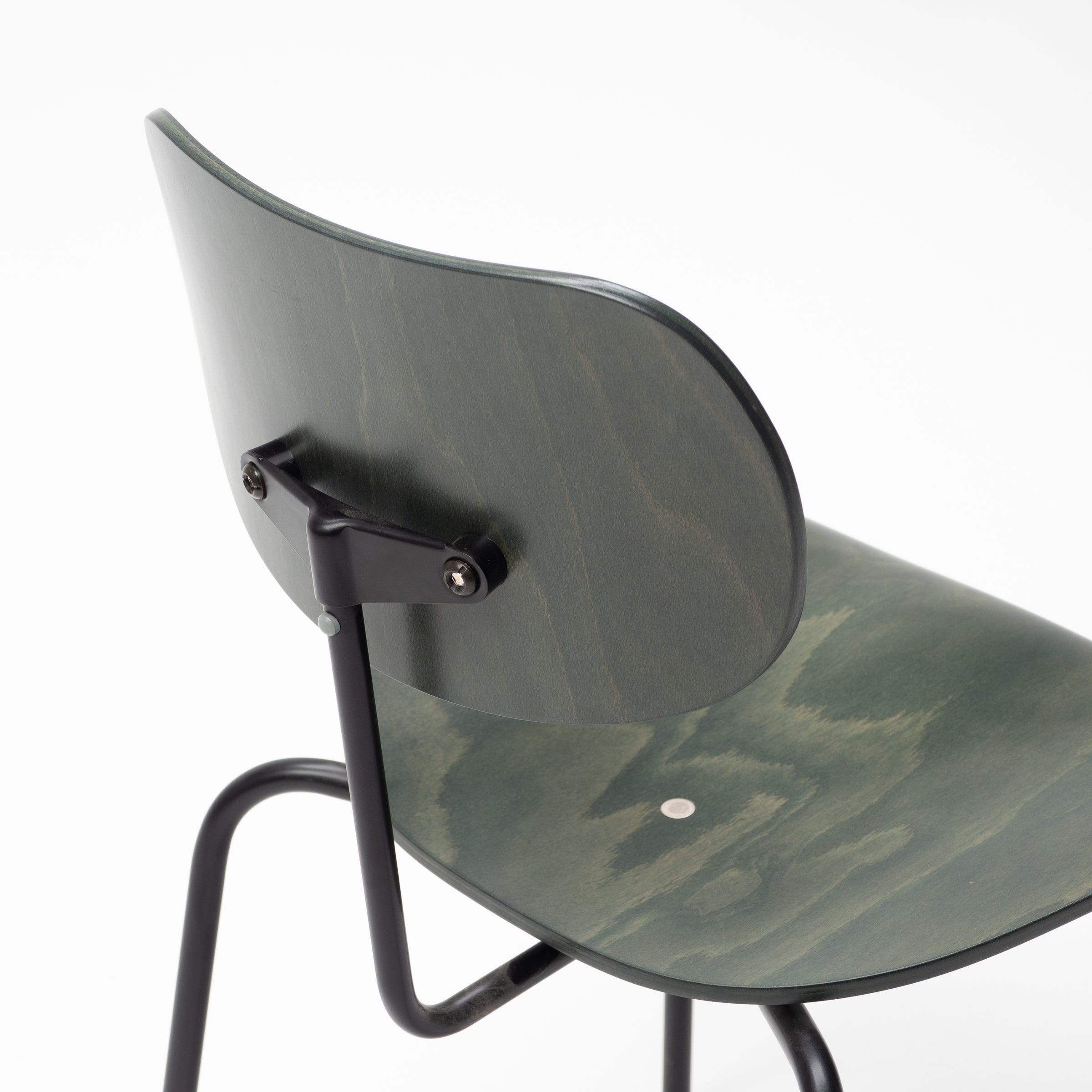 SE 68 SU Stackable Chair — COMPLEX UNIVERSAL FURNITURE SUPPLY