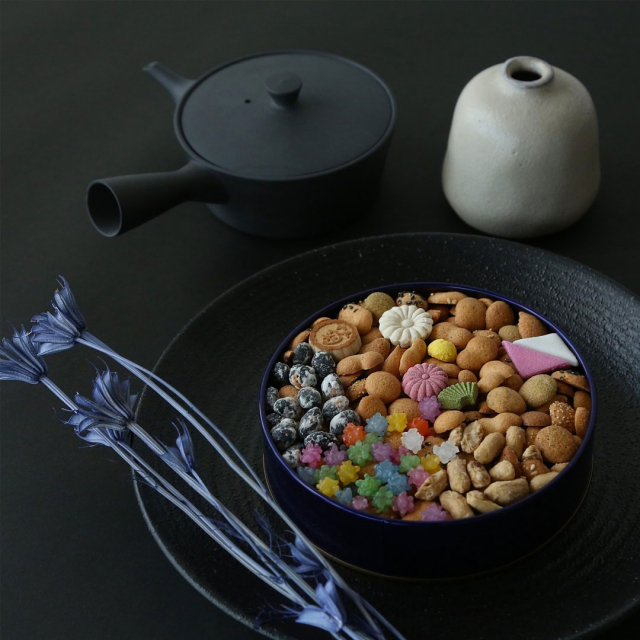 銀座菊廼舎(きくのや) 登録商標 冨貴寄(ふきよせ) 青丸缶 [CONCENT