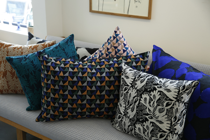 超レアなミナ ペルホネンの皆川 明さんがデザインしたクッション