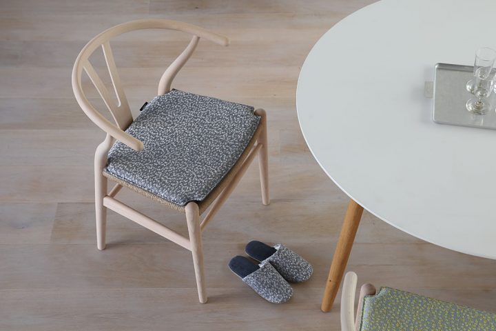 数量限定】Yチェアシートクッションに新作登場！Kvadrat / Raf Simons