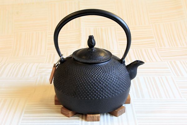 鉄瓶】工房和秋 金野和司作 平丸アラレ（中）1.4L（H) 鉄瓶・瓶敷 COOK