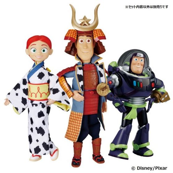 トイ・ストーリー30周年リアルサイズトーキングフィギュア ウッディ