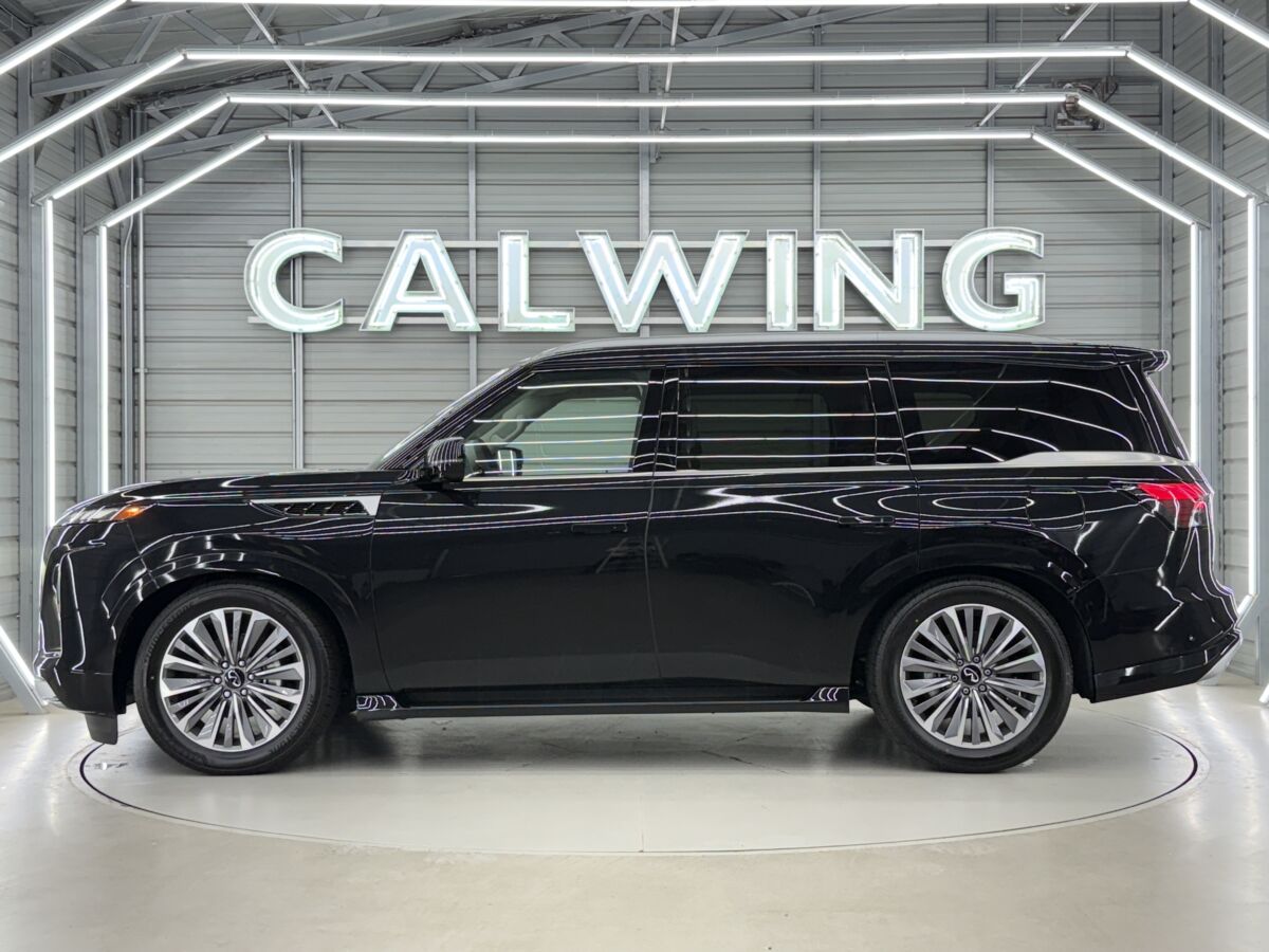 新型フルモデルチェンジ 新車 インフィニティ QX80 センソリー AWD 8人