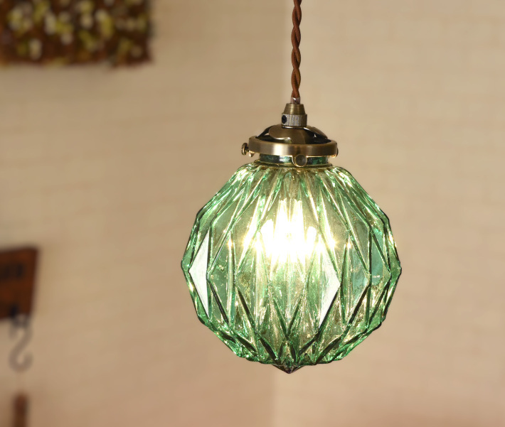 キラキラ輝くガラスのペンダントライト特集| 照明とインテリアの通販