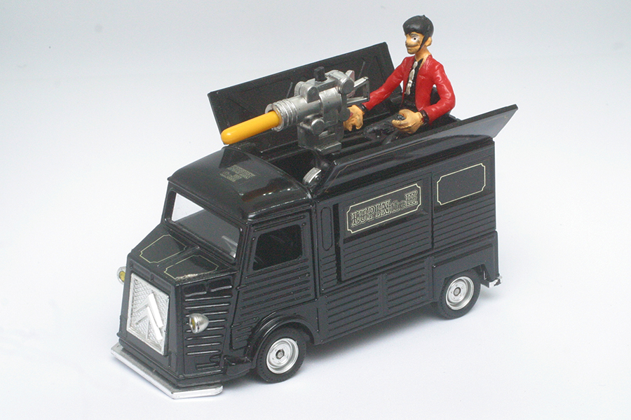 森永卓郎のミニカーコラム「ポピニカ、シトロエンのルパン三世仕様