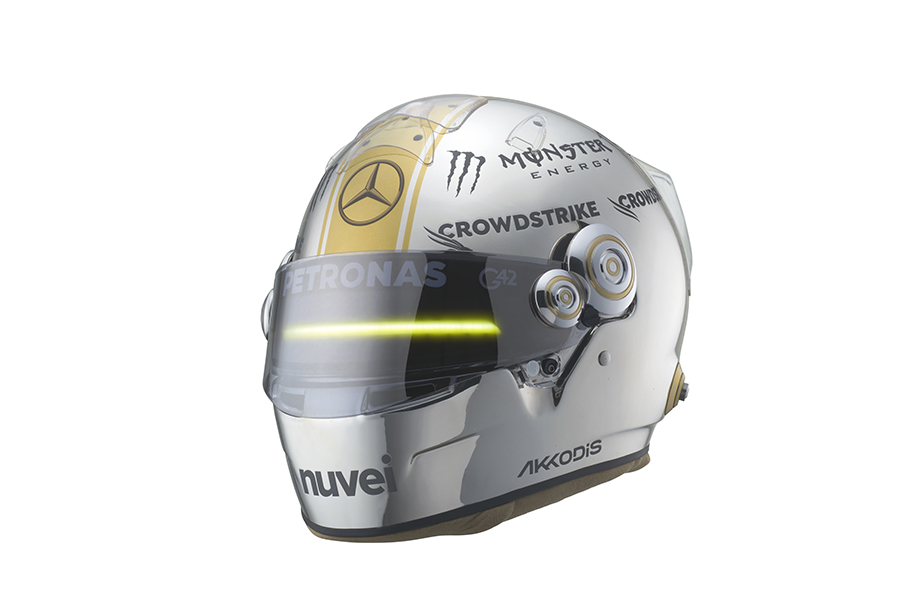 ルイス・ハミルトンの2023F1日本GP用ヘルメット・デザインを手がけた