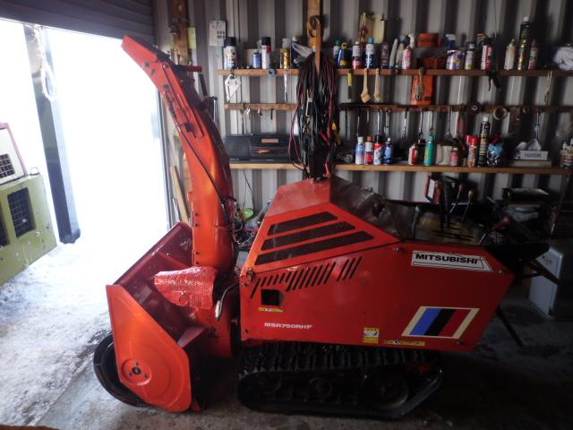 除雪機 三菱 MSR750RHF 10馬力 ローリング付き｜除雪だよ！全員集合