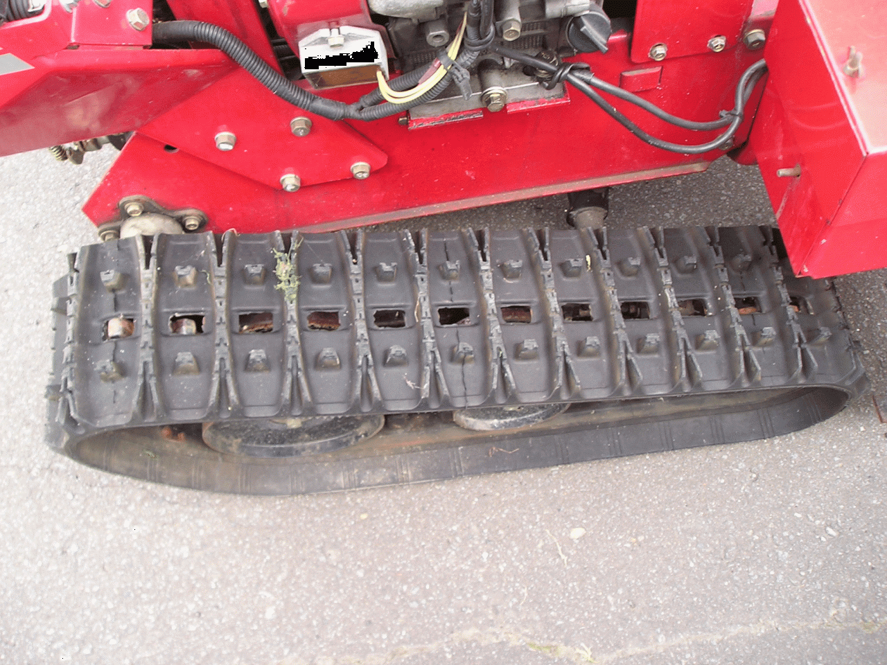 除雪機 ヤナセ 10馬力除雪機 810HST クローラー新品交換済み（左右