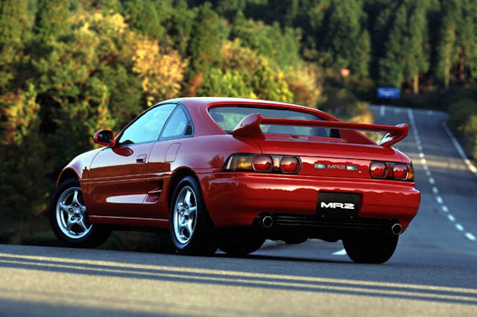 絶滅危惧車のMRスパイダーは、「雨漏り上等！」な幻のオープンカーだっ