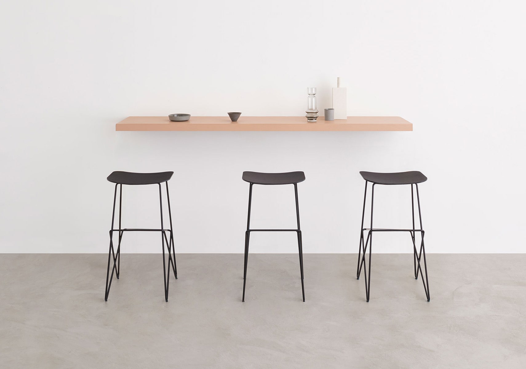 ixc.(イクスシー）ENDLESSエンドレス カウンタースツール|カッシーナ