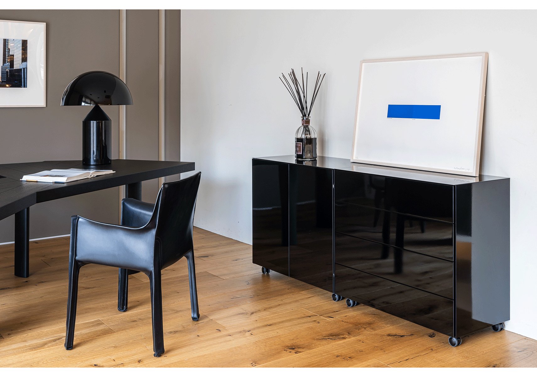 IXC(イクスシー）LOTUS 2doorロータス 2ドアキャビネット|カッシーナ