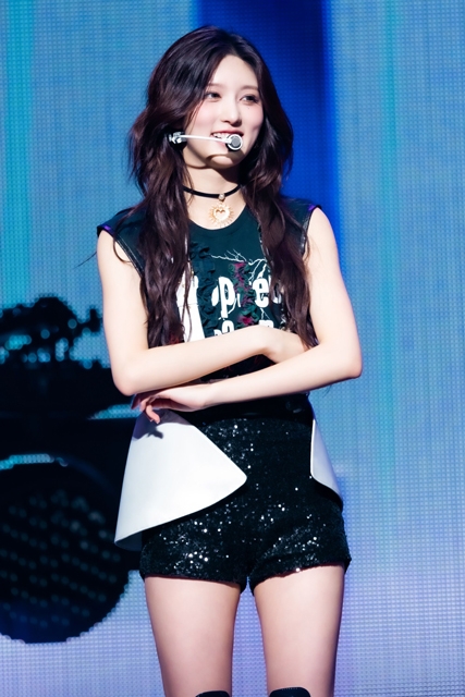 IVE、初の日本単独コンサートが開幕 ウォニョン「一緒に“愛してる”して