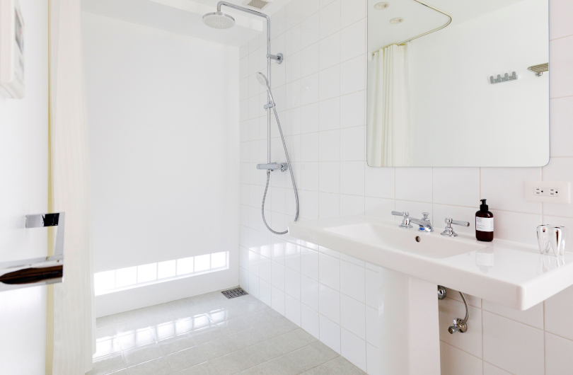 KW2208131Y｜洗面・手洗器用水栓｜美しいデザインの洗面ボウルならセラ