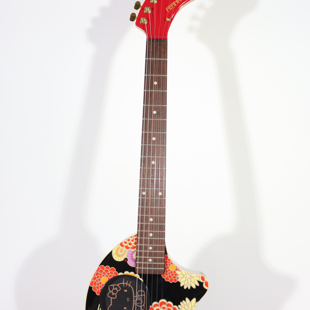 FERNANDES ZO-3 HK KABUKU ハローキティー スピーカー内蔵 ミニギター