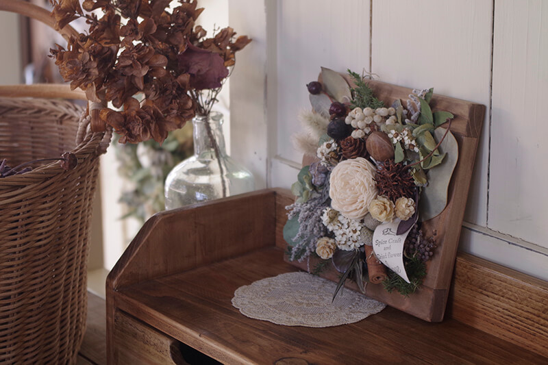 ドライフラワーと木の実の木製フレームアレンジメント*母の日ギフト