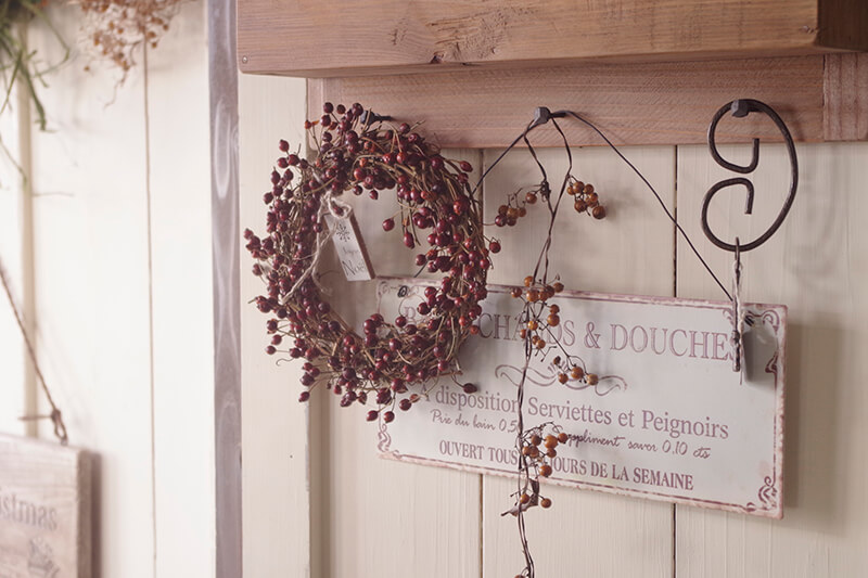 野バラの実のクリスマスリース｜ナチュラル＆シンプルな大人の