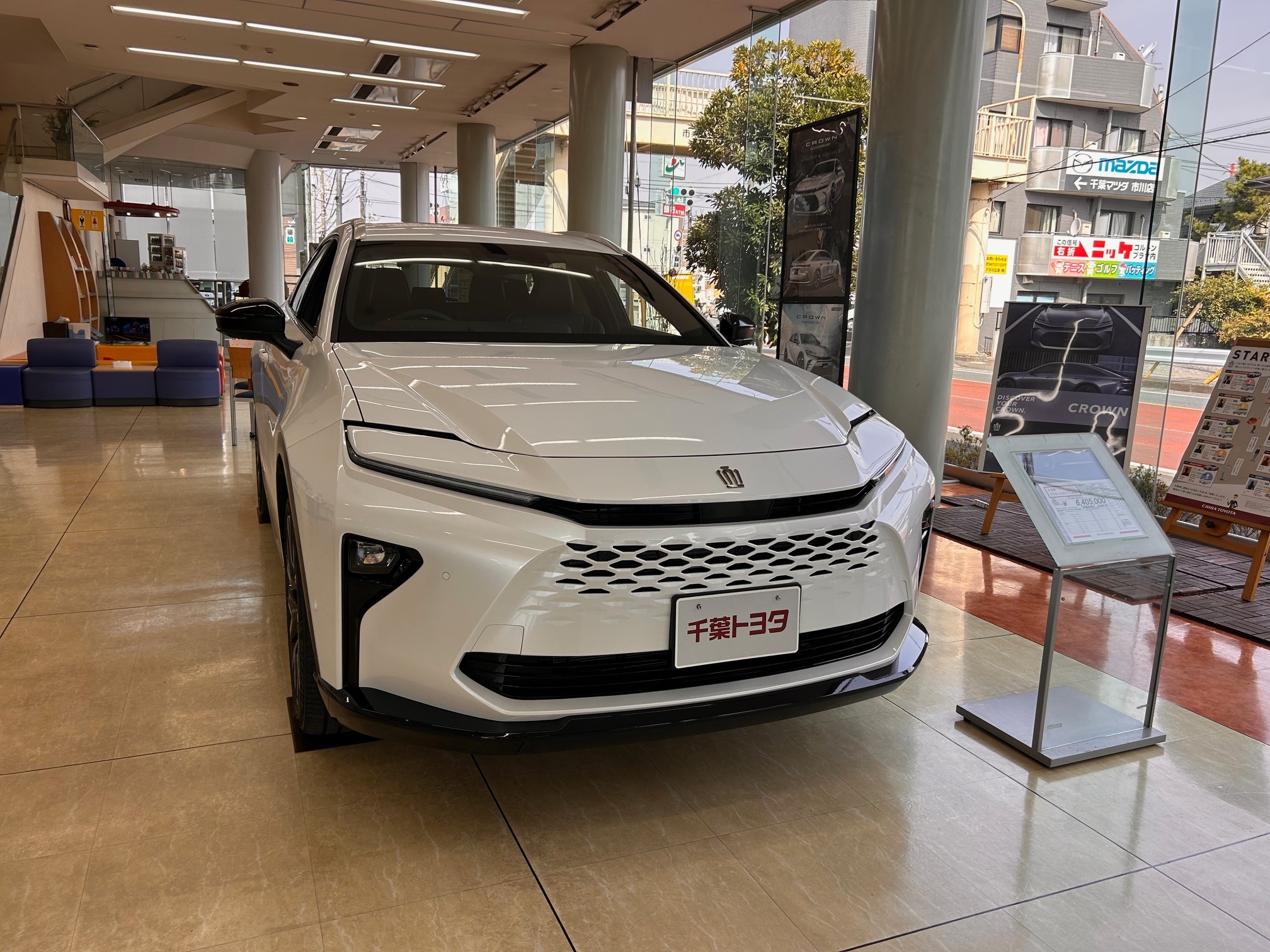 ☆新型☆クラウンエステート展示車あります！