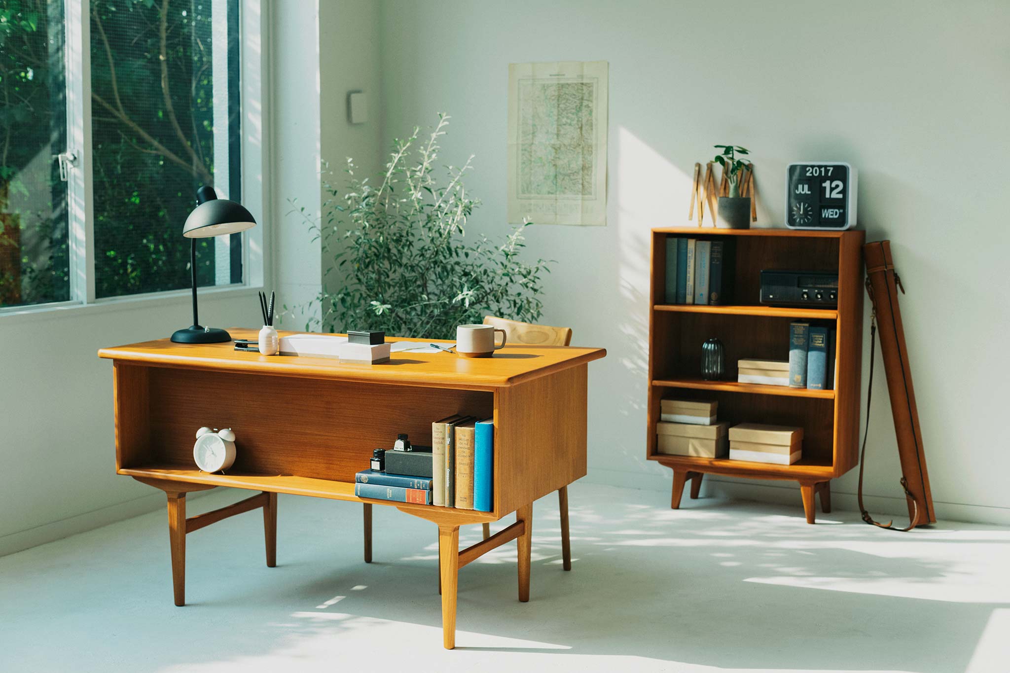 Foundation バックシェルフデスク R2 – CHLOROS