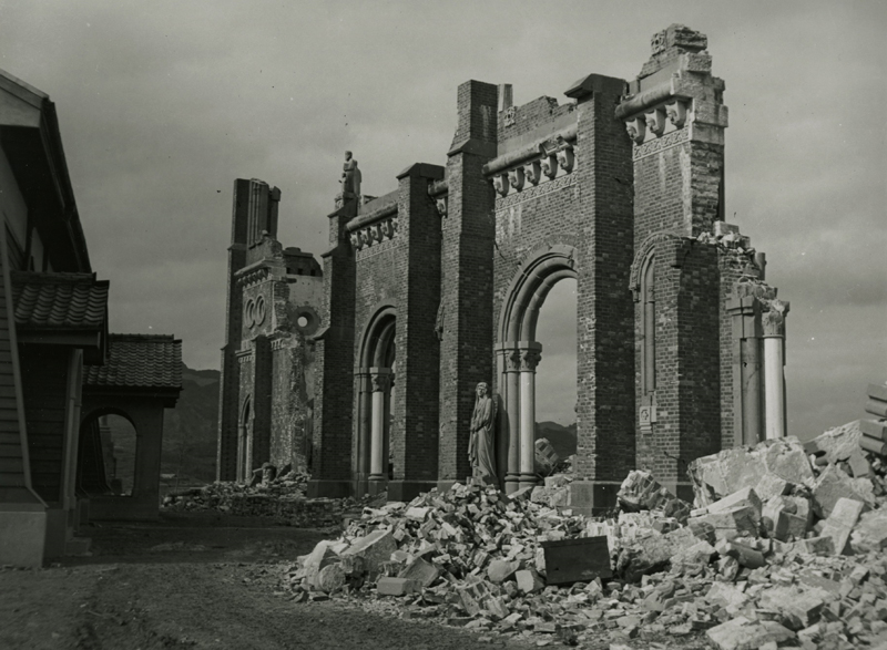 被爆した旧浦上天主堂を撮影、ろうあ写真家のネガ発見 7月末まで展示