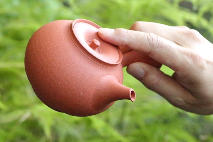 小西洋平 朱泥急須 常滑焼煎茶器 満容量290ml 作家ものティーポット 桐箱