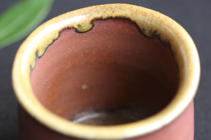 岡山県重要無形文化財 山本出 備前焼 金彩酒呑 共箱共布栞 ぐい呑み 酒