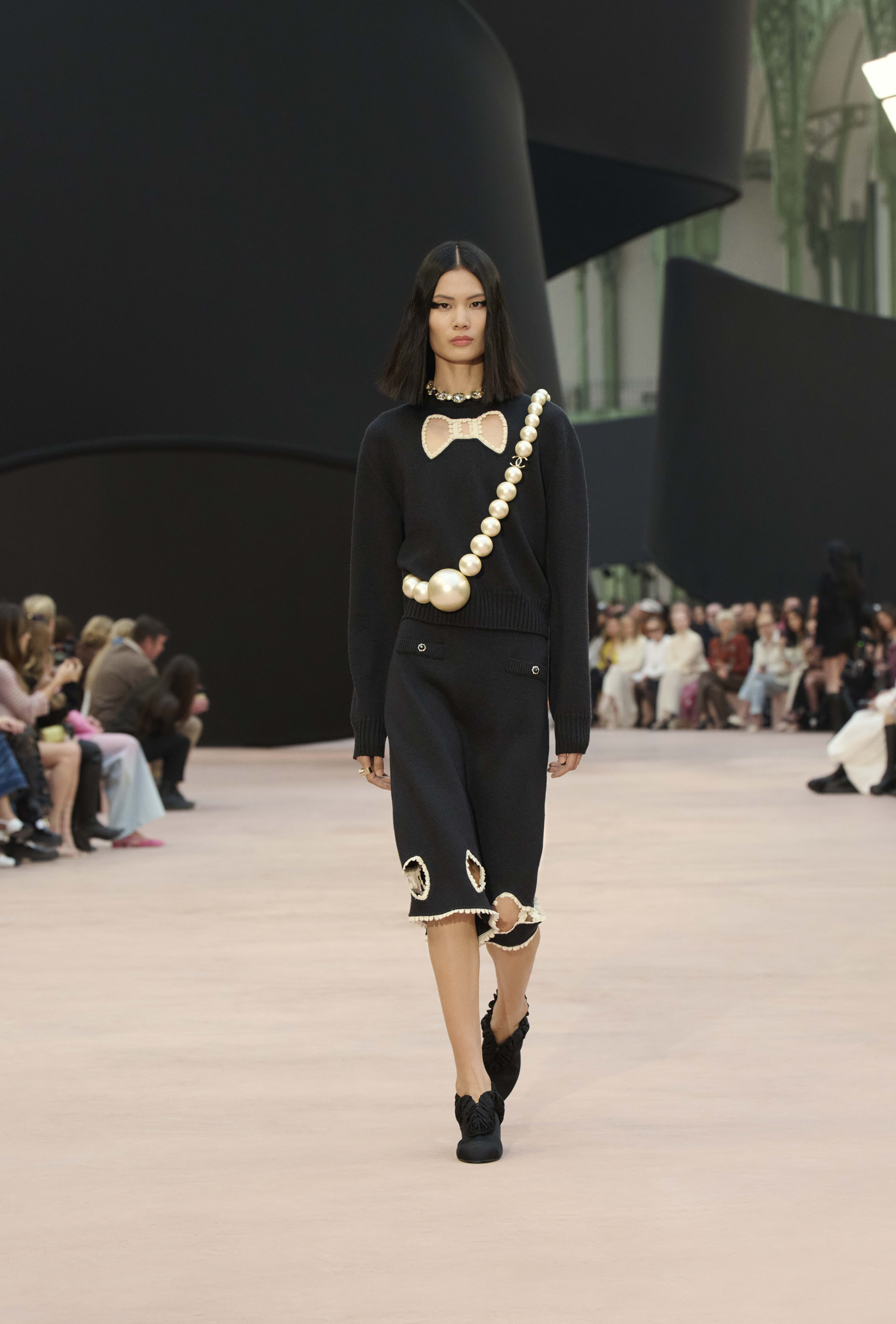 プルオーバー - シルク & ウール、ブラック & エクリュ — ファッション