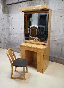 IDC大塚家具】最高級 バーズアイ メープル 鏡台/ドレッサー&チェア