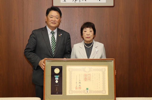 2024(令和6)年11月29日緑綬褒章の受章を報告～長年の活動が評価～／七尾市