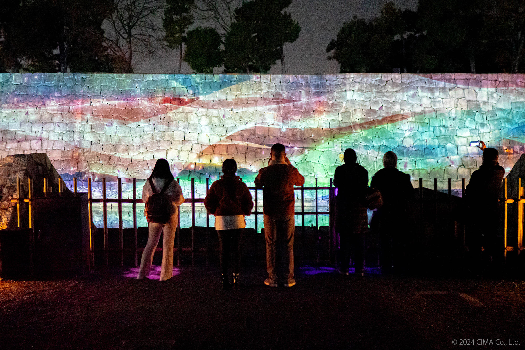 春の夜を彩るアートなお花見イベントを一流の技術力で煌びやかに演出