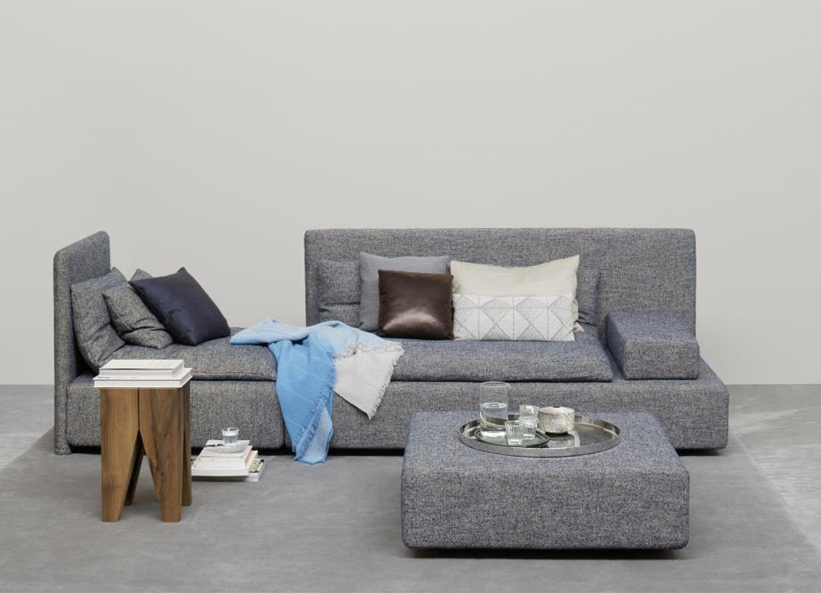 e15 / イーフィフティーン】BACKENZAHN SIDE TABLE バッケンザーン