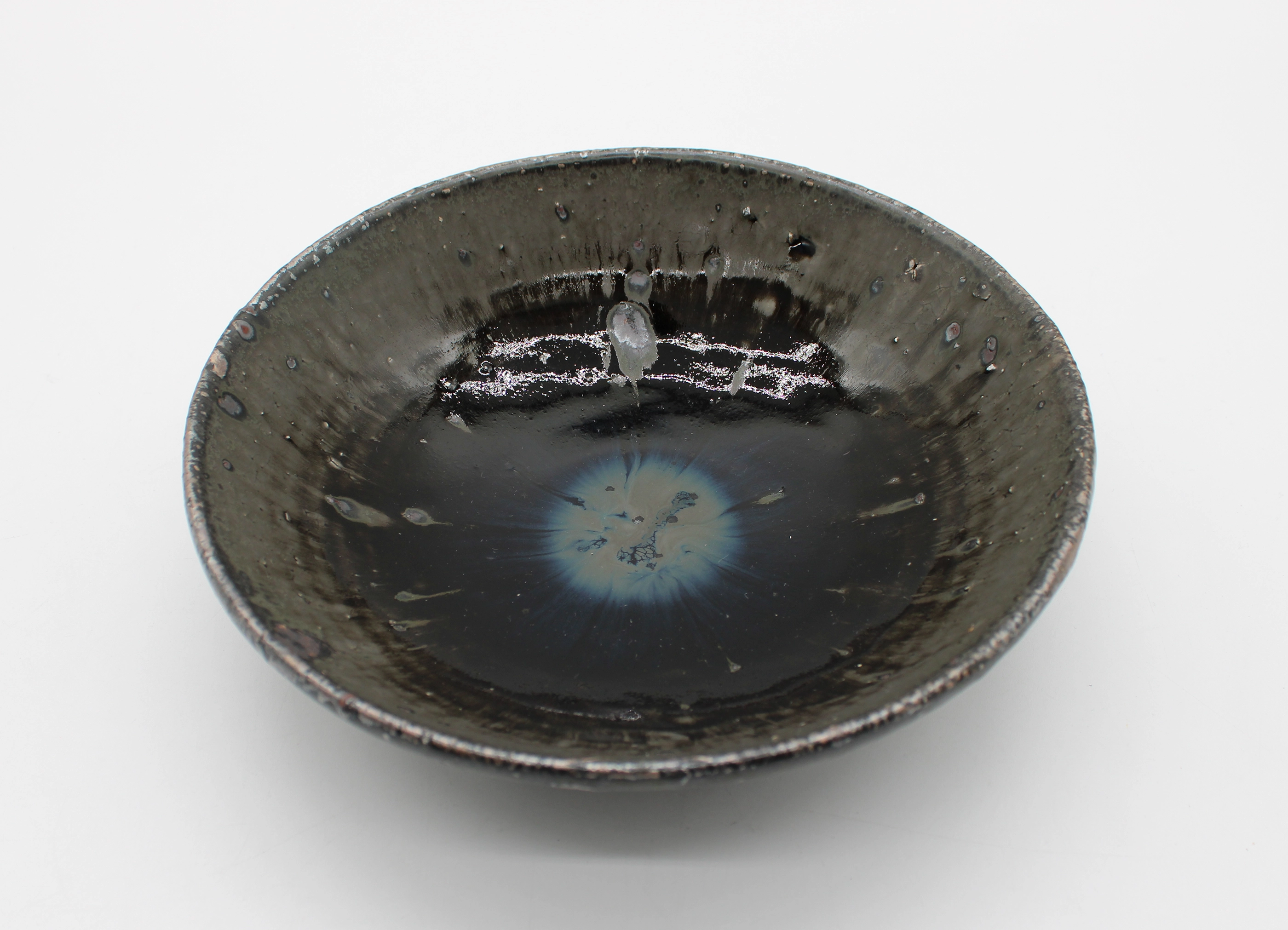 小野象平 / SHOHEI ONO】黒化粧 平鉢 うつわの商品詳細ページ | 【公式