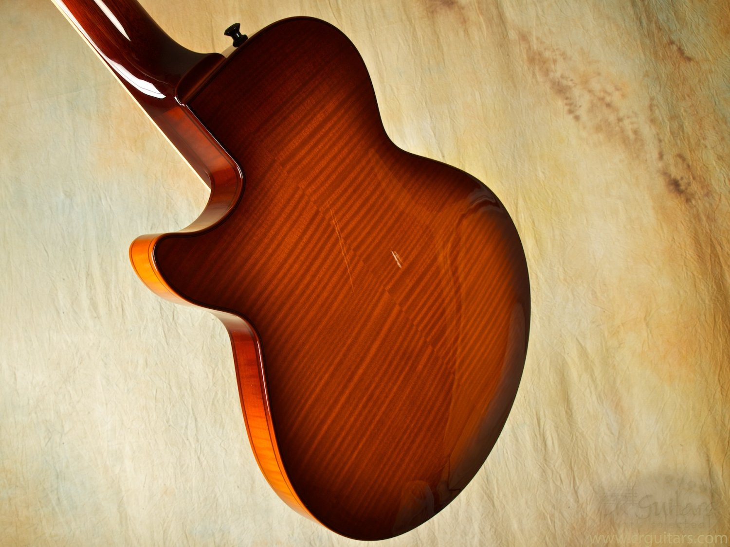 Sadowsky SS-15 Archtop - CR Guitars