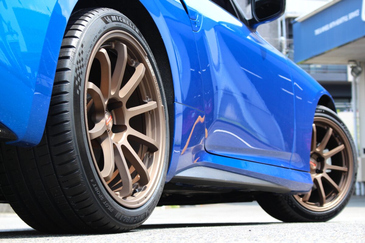 RZ34系フェアレディZにレイズ グラムライツ 57NR 19インチを装着