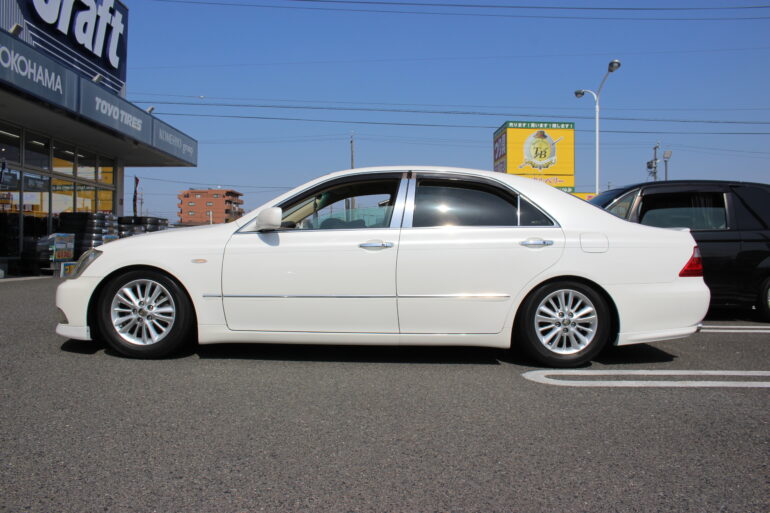 18クラウンにジスタンスW10M 拘りサイズの20インチ取り付け！！ | 一宮