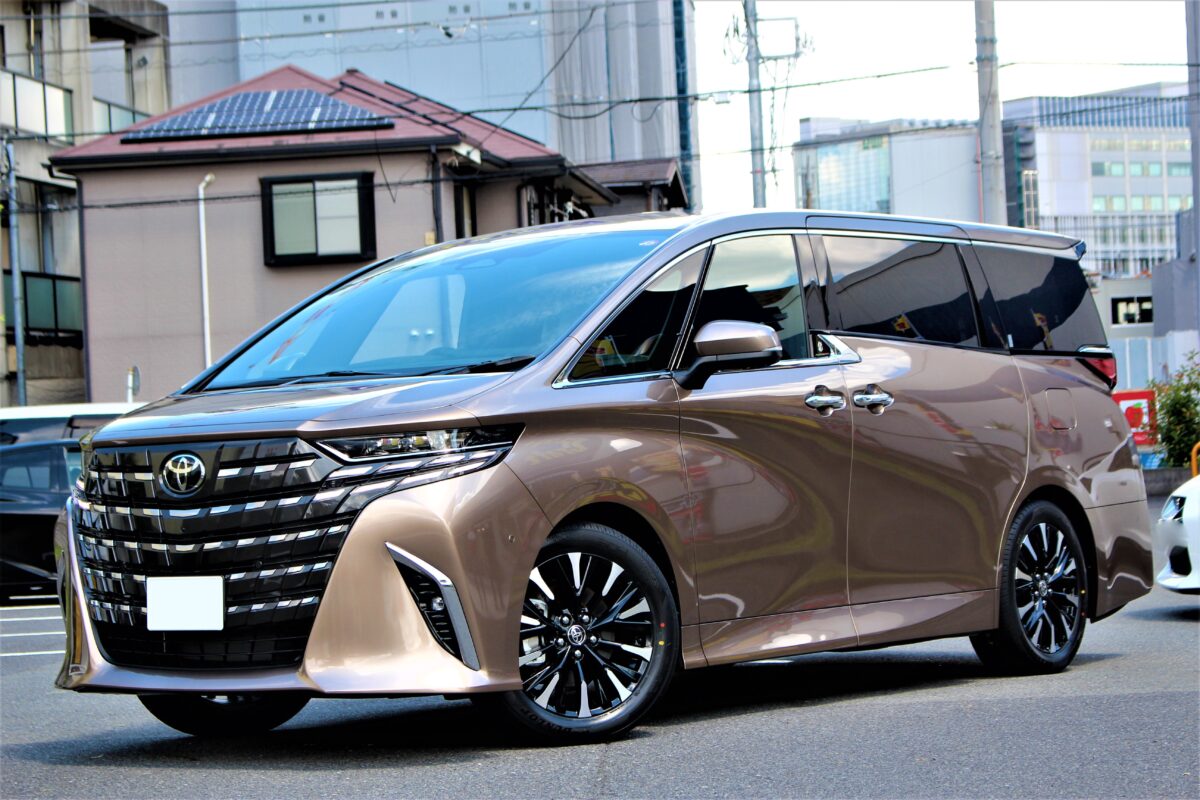新型40系アルファード プレシャスレオブロンドに似合うホイールは