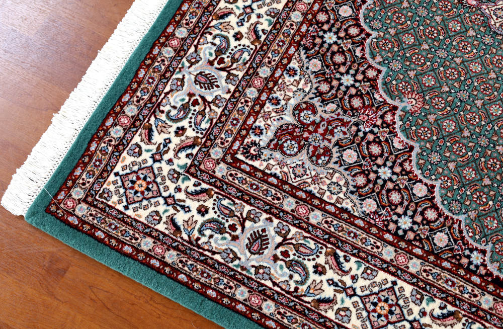 イラン産手織りペルシャ絨毯 緑 ウール＆シルク ／手織りラグの店