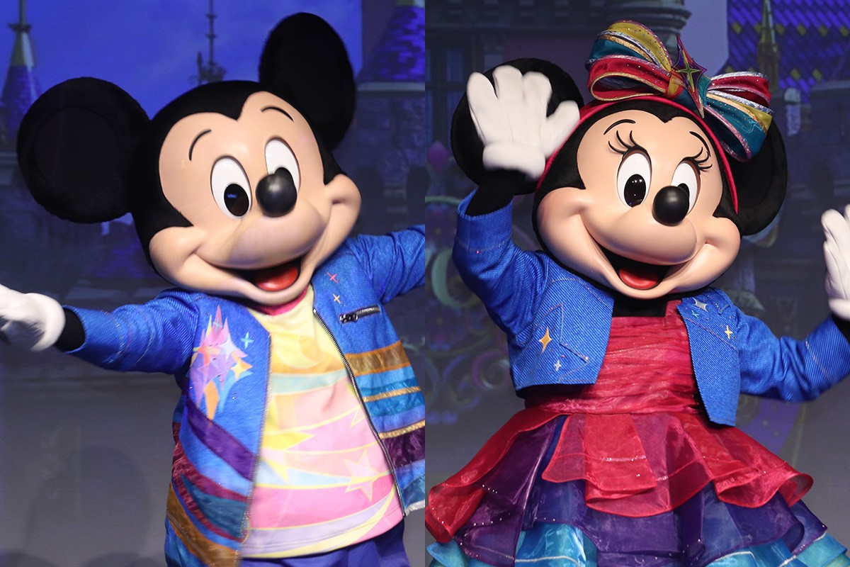写真）米カリフォルニアディズニーは今年で70周年！ 特別衣装を着た