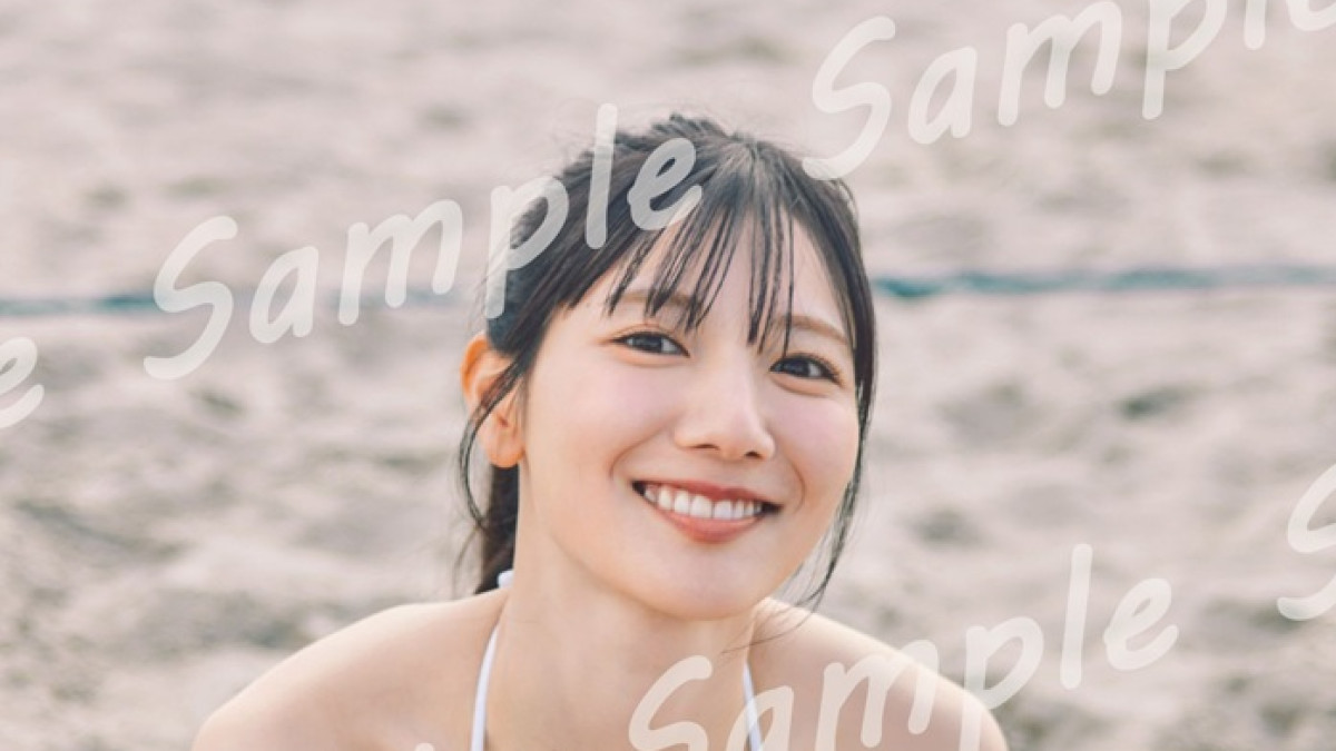 写真）日向坂46・河田陽菜2nd写真集『テイクオフ』水着姿でビーチ