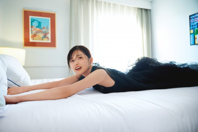 乃木坂46・五百城茉央1st写真集、裏表紙4種類公開 秋元康による帯