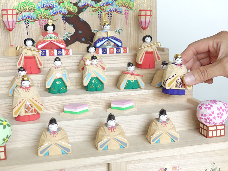 奈良一刀彫｜naradollHIGASHIDA 段雛 小: 木のおもちゃ｜クレヨンハウス