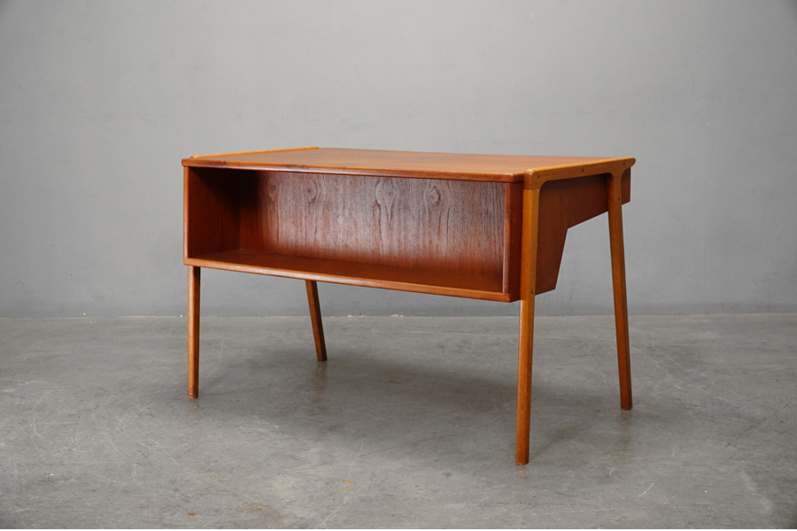 北欧家具 ヴィンテージデスク高価買取 アドア東京-港区 デンマーク製