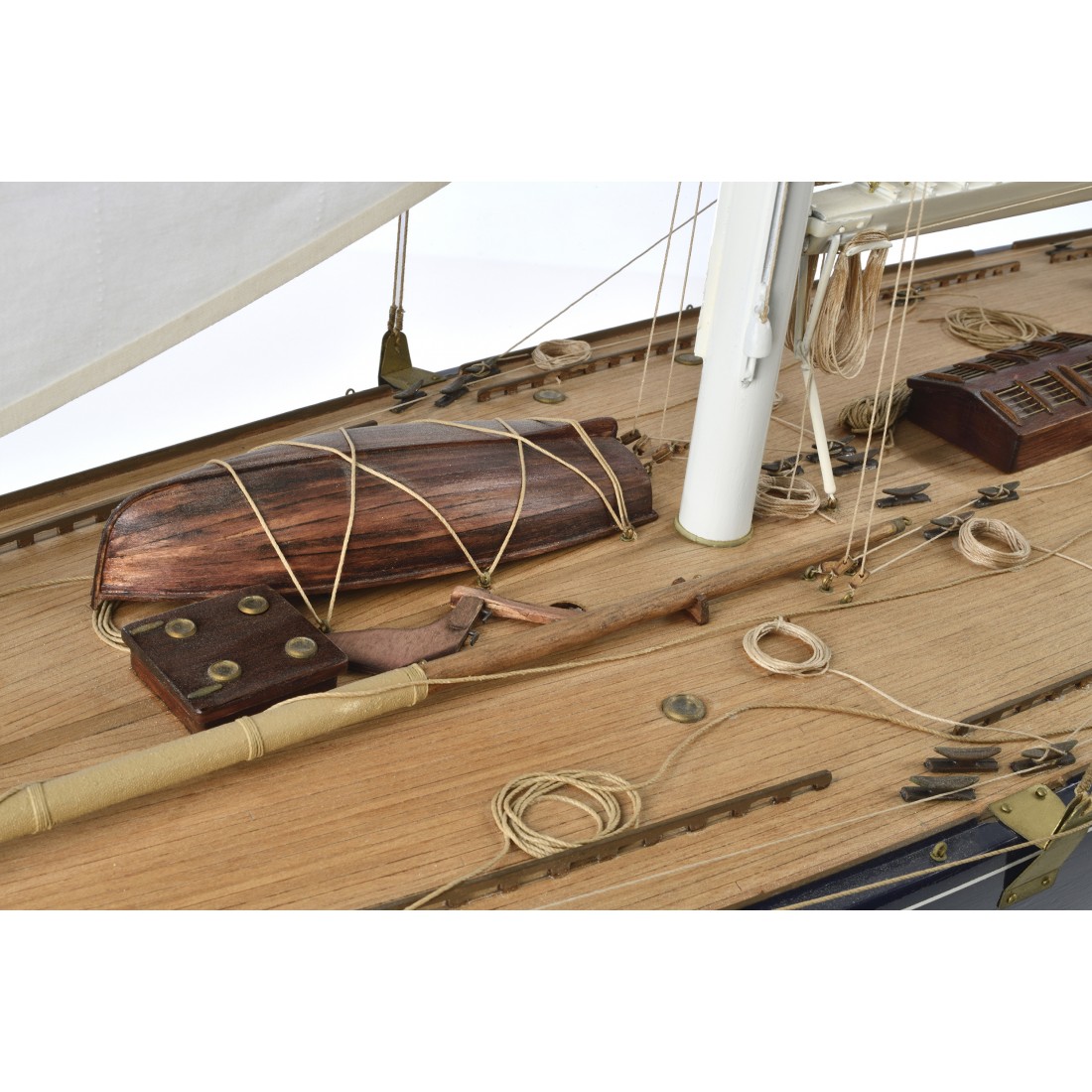 Amati Model - Endeavour 1:35 - America's Cup